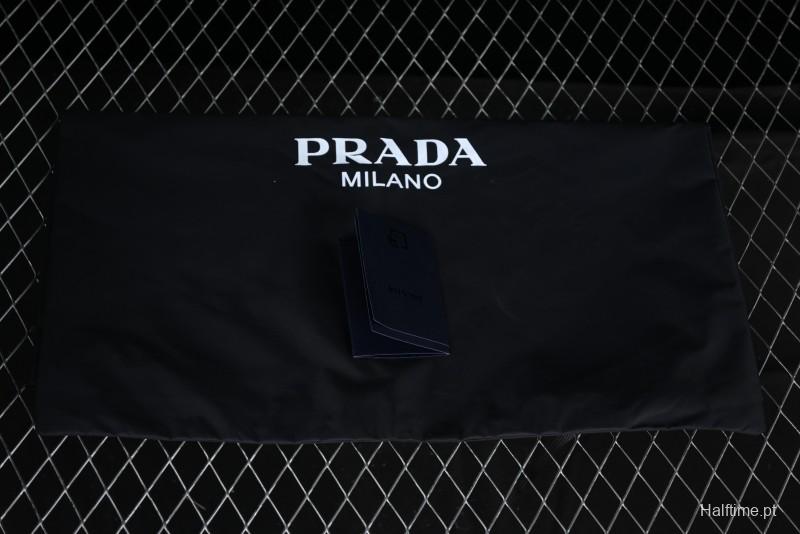Prada Cloudbust Air Thunder Lifestyle Low-Top Sneakers with Anti-Slip and Wear-Resistant Design - 1E819L